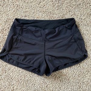Like New Lululemon Speed Shorts - 2.5” inseam - Size 6
